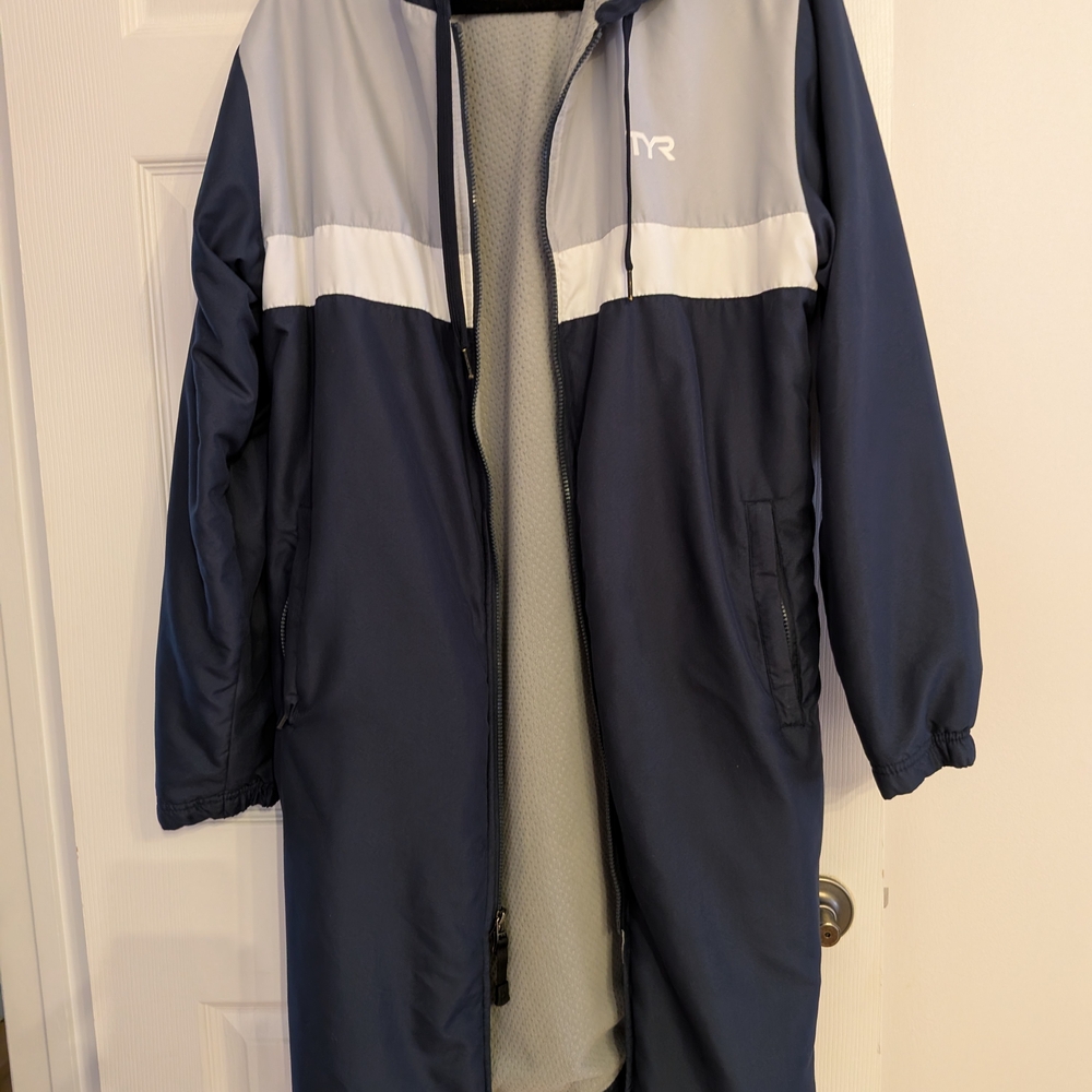 TYR Blue and Gray Swim Robe for All-Weather Protection Adult Small